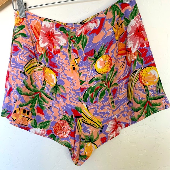 NWT LT The brand tropical high waisted shorts. Size: small - Picture 3 of 7